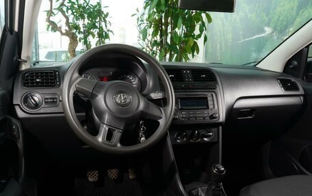 Volkswagen Polo VI (EU Market), 2013 год, 909 000 рублей, 10 фотография