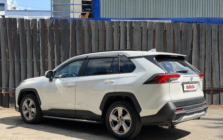 Toyota RAV4, 2021 год, 3 280 000 рублей, 7 фотография