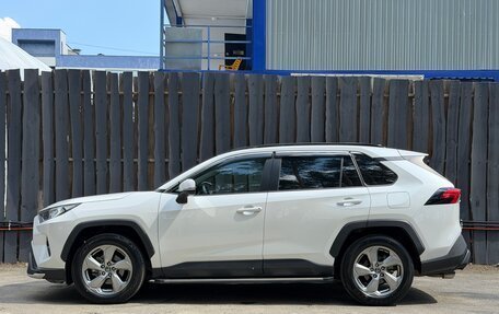 Toyota RAV4, 2021 год, 3 280 000 рублей, 2 фотография