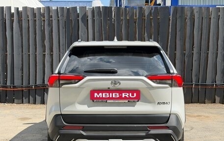 Toyota RAV4, 2021 год, 3 280 000 рублей, 8 фотография