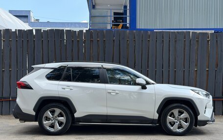 Toyota RAV4, 2021 год, 3 280 000 рублей, 15 фотография
