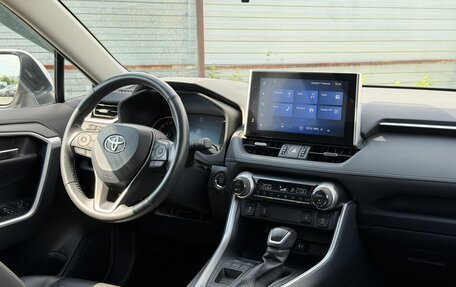 Toyota RAV4, 2021 год, 3 280 000 рублей, 26 фотография