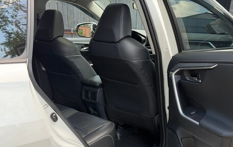 Toyota RAV4, 2021 год, 3 280 000 рублей, 39 фотография