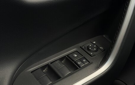 Toyota RAV4, 2021 год, 3 280 000 рублей, 33 фотография