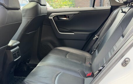 Toyota RAV4, 2021 год, 3 280 000 рублей, 37 фотография