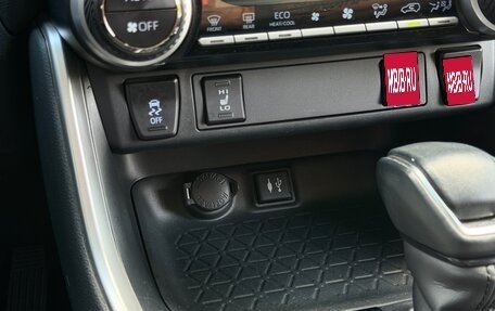 Toyota RAV4, 2021 год, 3 280 000 рублей, 29 фотография