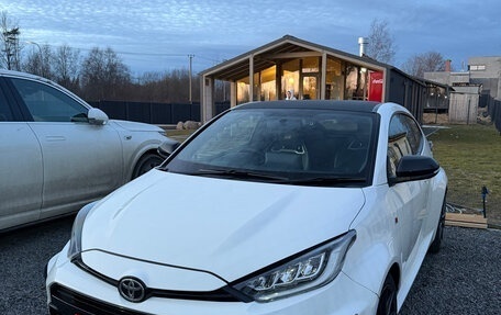 Toyota Yaris, 2021 год, 3 350 000 рублей, 12 фотография