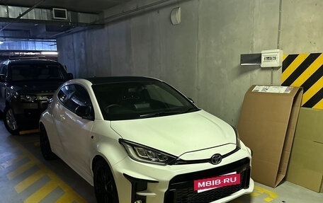Toyota Yaris, 2021 год, 3 350 000 рублей, 13 фотография