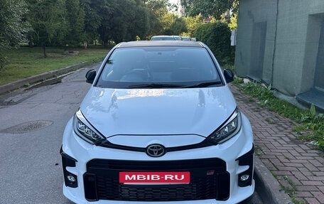 Toyota Yaris, 2021 год, 3 350 000 рублей, 15 фотография