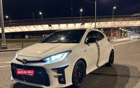 Toyota Yaris, 2021 год, 3 350 000 рублей, 19 фотография