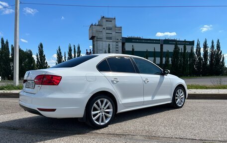 Volkswagen Jetta VI, 2013 год, 1 050 000 рублей, 2 фотография