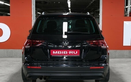 Volkswagen Tiguan II, 2019 год, 2 197 000 рублей, 7 фотография