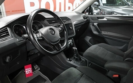 Volkswagen Tiguan II, 2019 год, 2 197 000 рублей, 16 фотография