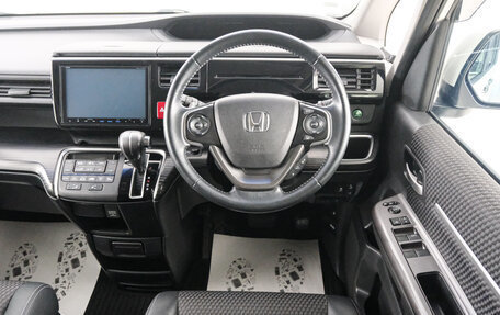 Honda Stepwgn IV, 2015 год, 1 699 000 рублей, 14 фотография