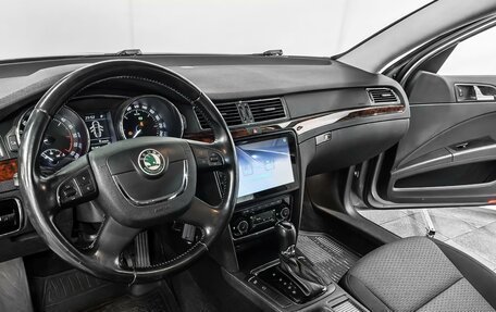 Skoda Superb III рестайлинг, 2012 год, 1 350 000 рублей, 8 фотография