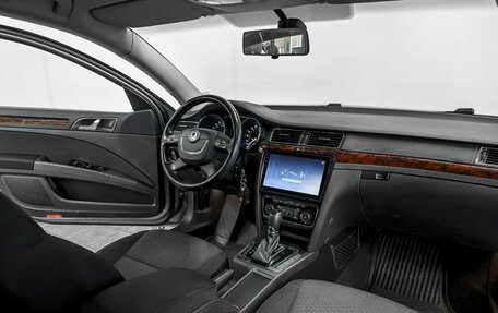 Skoda Superb III рестайлинг, 2012 год, 1 350 000 рублей, 11 фотография