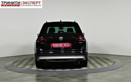 Volkswagen Tiguan II, 2019 год, 2 197 000 рублей, 6 фотография