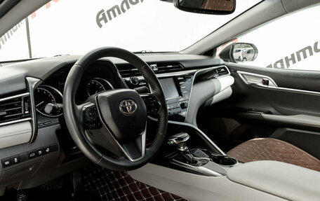 Toyota Camry, 2018 год, 2 450 000 рублей, 9 фотография