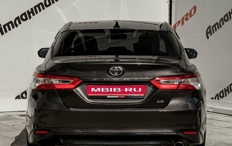 Toyota Camry, 2018 год, 2 450 000 рублей, 5 фотография