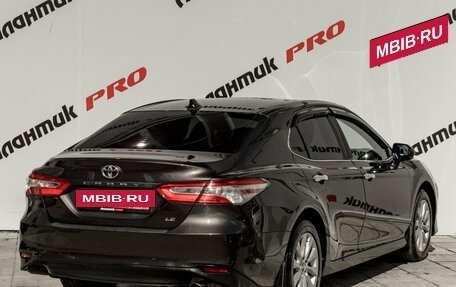 Toyota Camry, 2018 год, 2 450 000 рублей, 6 фотография