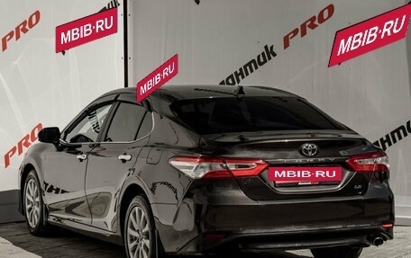 Toyota Camry, 2018 год, 2 450 000 рублей, 4 фотография