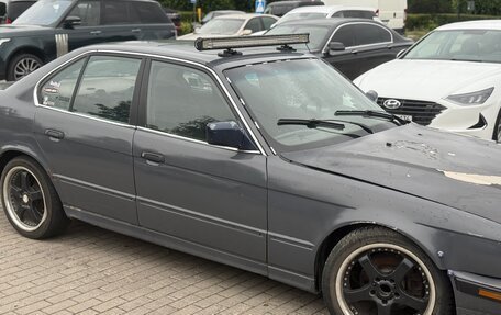 BMW 5 серия, 1989 год, 450 000 рублей, 3 фотография