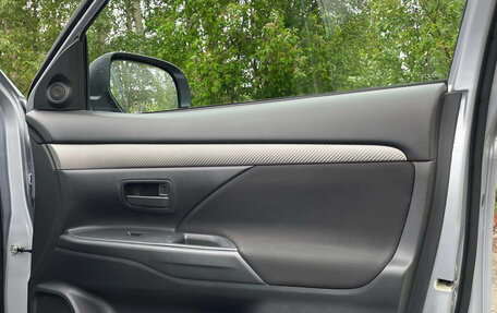 Mitsubishi Outlander III рестайлинг 3, 2012 год, 1 300 000 рублей, 11 фотография
