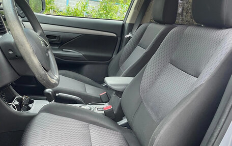 Mitsubishi Outlander III рестайлинг 3, 2012 год, 1 300 000 рублей, 9 фотография