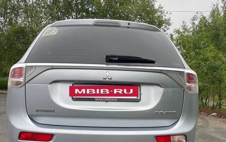 Mitsubishi Outlander III рестайлинг 3, 2012 год, 1 300 000 рублей, 5 фотография