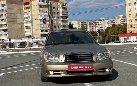 Hyundai Sonata IV рестайлинг, 2005 год, 440 000 рублей, 1 фотография