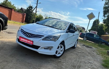 Hyundai Solaris II рестайлинг, 2015 год, 1 100 000 рублей, 1 фотография