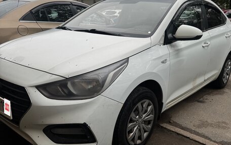 Hyundai Solaris II рестайлинг, 2018 год, 440 000 рублей, 1 фотография