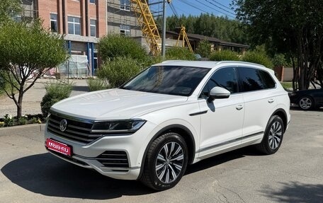 Volkswagen Touareg III, 2018 год, 4 400 000 рублей, 1 фотография