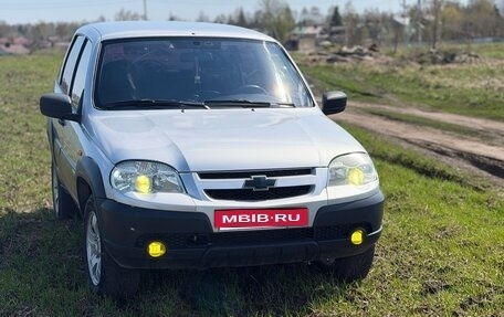 Chevrolet Niva I рестайлинг, 2009 год, 415 000 рублей, 1 фотография