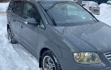 Volkswagen Touran III, 2006 год, 650 000 рублей, 8 фотография