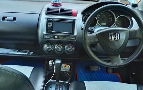 Honda Fit III, 2003 год, 400 000 рублей, 11 фотография
