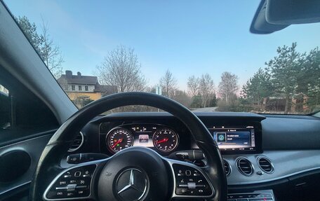Mercedes-Benz E-Класс, 2018 год, 2 250 000 рублей, 8 фотография