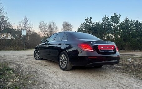 Mercedes-Benz E-Класс, 2018 год, 2 250 000 рублей, 5 фотография
