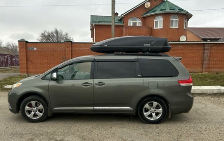 Toyota Sienna III, 2010 год, 2 100 000 рублей, 7 фотография