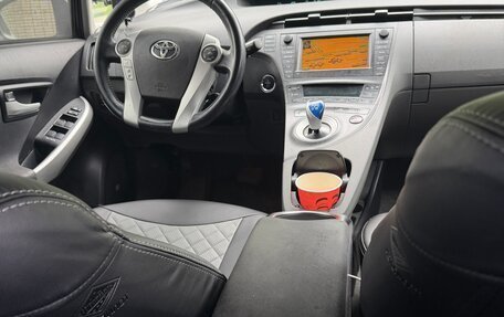 Toyota Prius, 2010 год, 1 380 000 рублей, 5 фотография