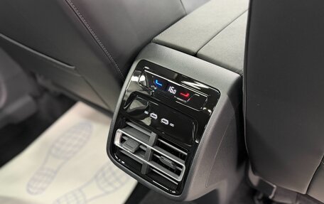 Volkswagen Tiguan, 2026 год, 4 400 000 рублей, 26 фотография