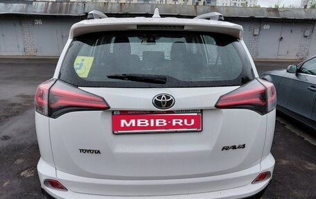 Toyota RAV4, 2019 год, 2 600 000 рублей, 4 фотография