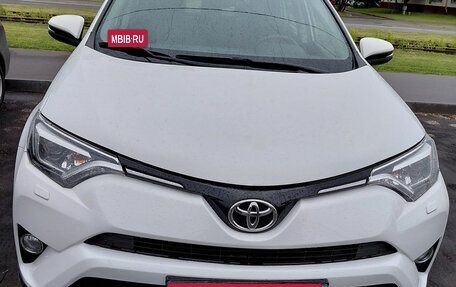 Toyota RAV4, 2019 год, 2 600 000 рублей, 2 фотография