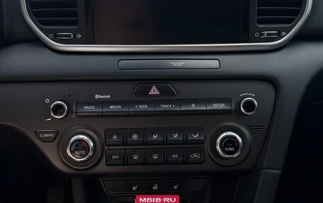 KIA Sportage IV рестайлинг, 2021 год, 2 390 000 рублей, 20 фотография