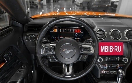 Ford Mustang VI рестайлинг, 2020 год, 4 250 000 рублей, 10 фотография