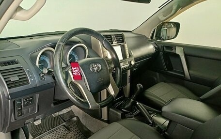 Toyota Land Cruiser Prado 150 рестайлинг 2, 2012 год, 2 625 000 рублей, 12 фотография