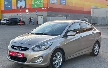 Hyundai Solaris II рестайлинг, 2011 год, 1 000 000 рублей, 2 фотография