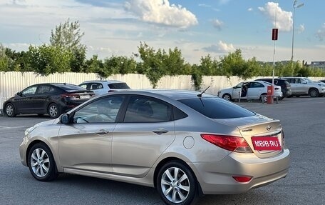 Hyundai Solaris II рестайлинг, 2011 год, 1 000 000 рублей, 4 фотография