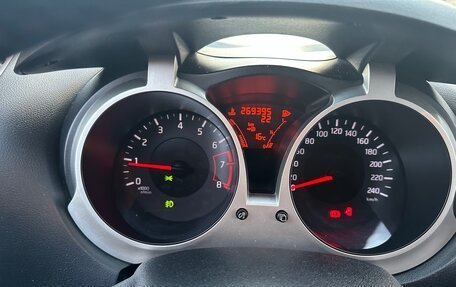 Nissan Juke II, 2011 год, 930 000 рублей, 11 фотография