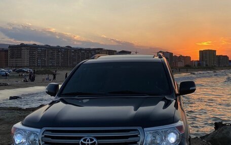 Toyota Land Cruiser 200, 2014 год, 4 000 000 рублей, 3 фотография